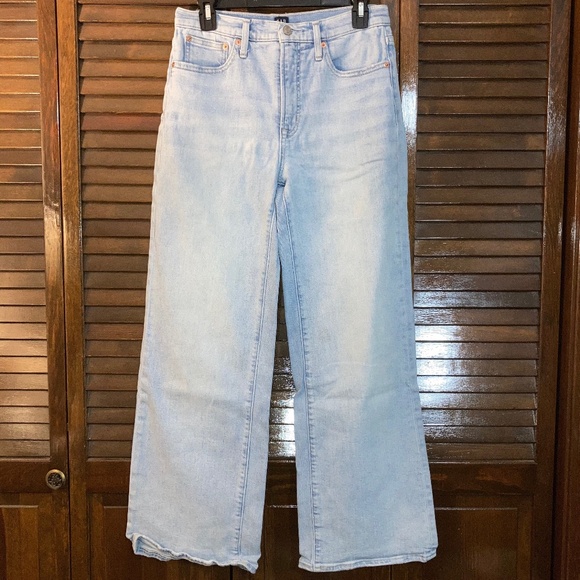 Gap Light Wash Trouser Style High Rise Denim Jeans Size 8 Petite - Picture 1 of 8